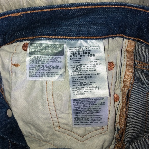 Levi’s 501 Shorts - Picture 4 of 5